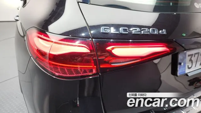 Mercedes-Benz GLC-Class 2023 — фото 9