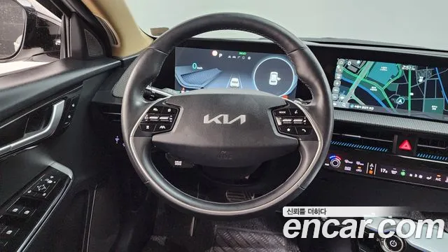 Kia EV6 2023 — фото 13