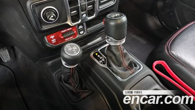 Jeep Wrangler 2021 — фото 9