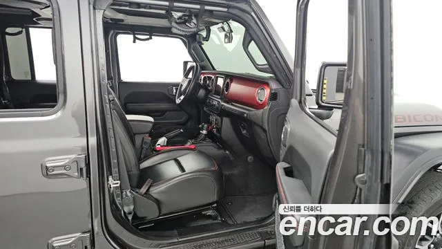 Jeep Wrangler 2021 — фото 18