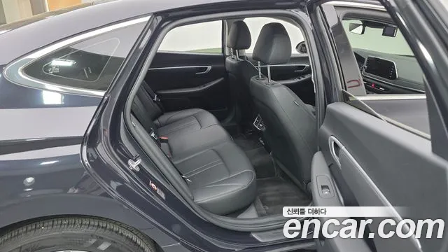 Hyundai Sonata 2023 — фото 11