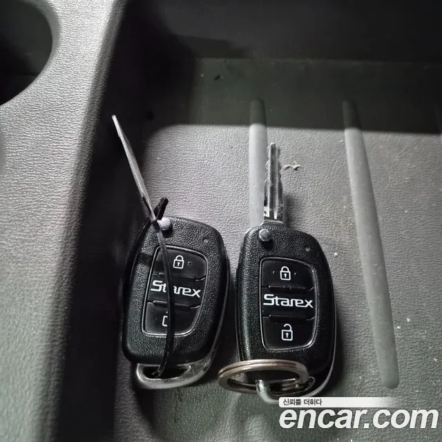 Hyundai Starex 2016 — фото 13