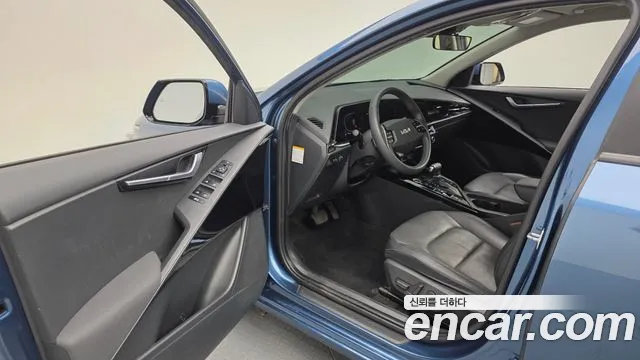 Kia Niro 2022 — фото 10