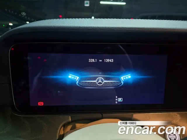 Mercedes-Benz E-Class 2023 — фото 10