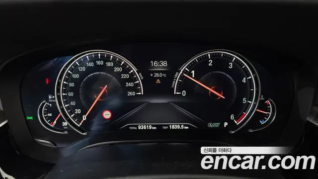 BMW 5-Series 2018 — фото 11