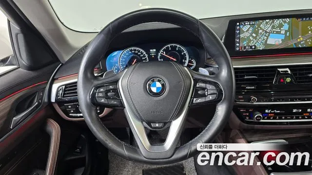 BMW 5-Series 2018 — фото 18