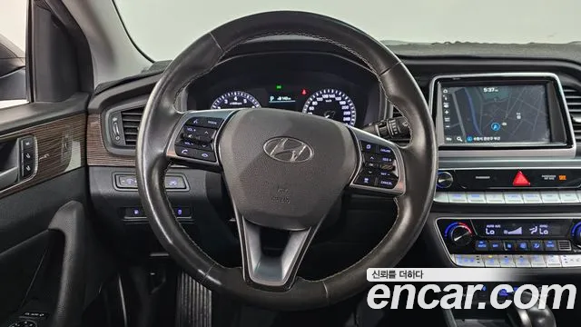 Hyundai Sonata 2018 — фото 19