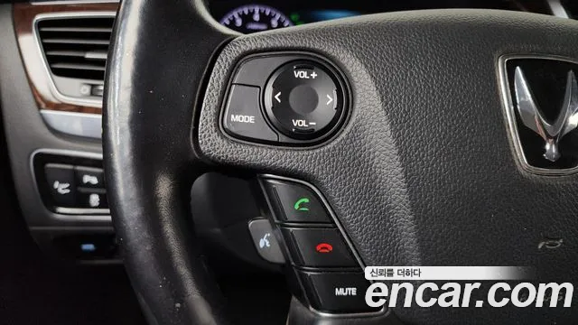 Hyundai Equus 2014 — фото 17