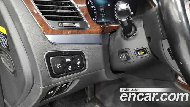 Hyundai Equus 2014 — фото 20