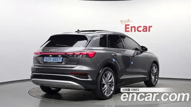 Audi Q4 e-tron 2025 — фото 2