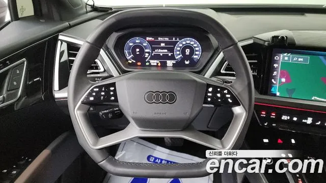 Audi Q4 e-tron 2025 — фото 17
