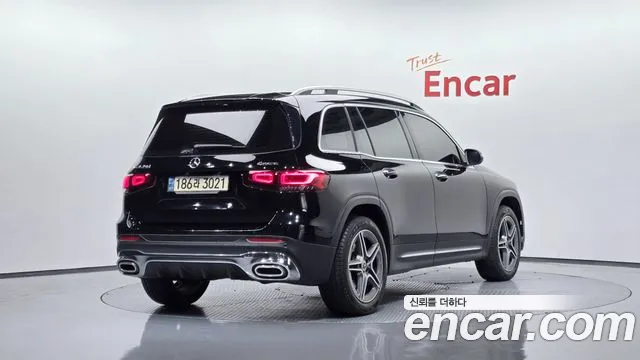 Mercedes-Benz GLB-Class 2021 — фото 1