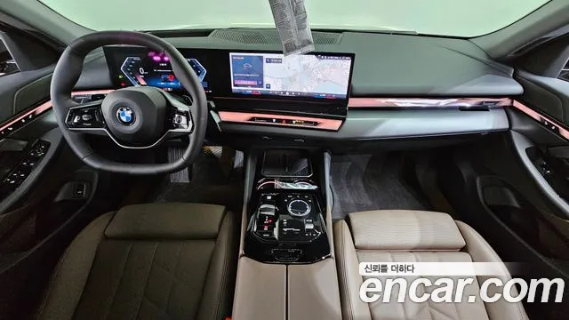 BMW 5-Series 2025 — фото 10