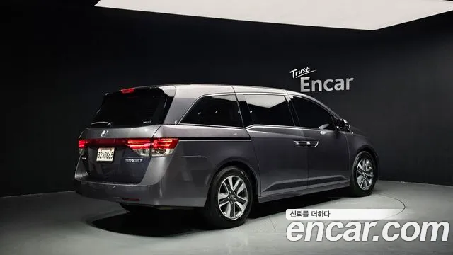 Honda Odyssey 2016 — фото 2