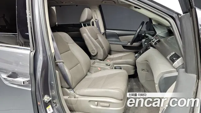 Honda Odyssey 2016 — фото 11