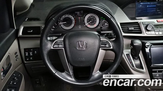 Honda Odyssey 2016 — фото 15