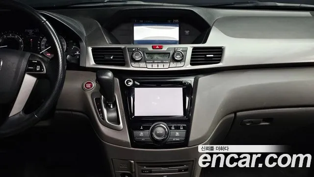 Honda Odyssey 2016 — фото 16