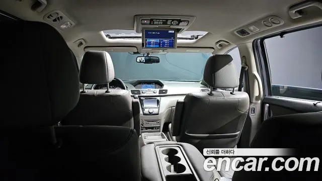 Honda Odyssey 2016 — фото 19
