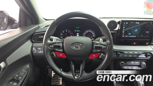Hyundai Veloster 2021 — фото 17