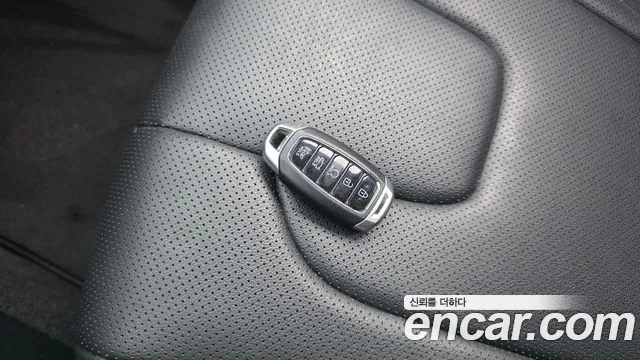 Hyundai AVANTE 2023 — фото 18