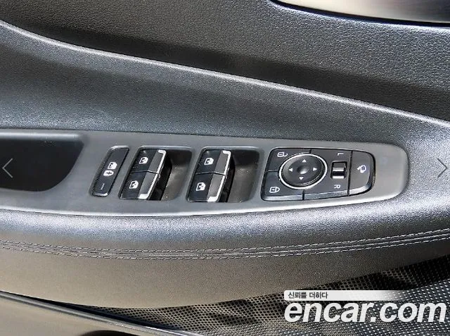 Hyundai Santafe 2022 — фото 11