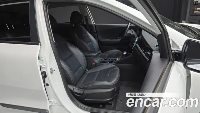 Kia Niro 2021 — фото 17