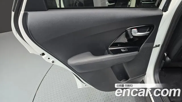 Kia Niro 2021 — фото 15