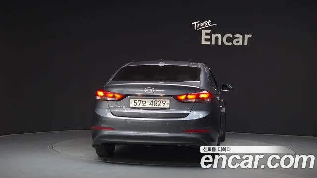 Hyundai AVANTE 2018 — фото 4