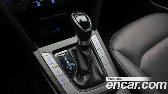 Hyundai AVANTE 2018 — фото 9