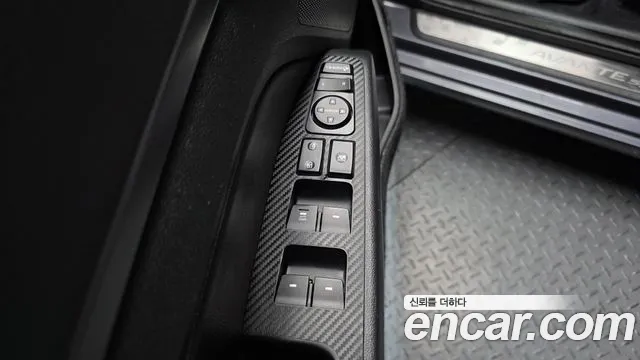 Hyundai AVANTE 2018 — фото 14