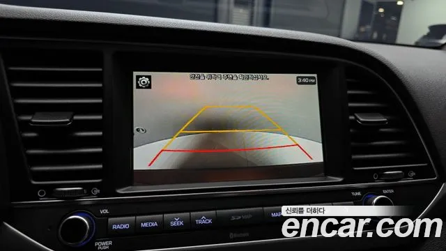 Hyundai AVANTE 2018 — фото 18