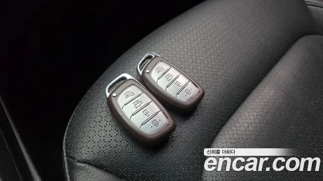 Hyundai AVANTE 2018 — фото 20