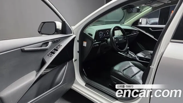 Kia Niro 2022 — фото 13