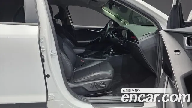 Kia Niro 2022 — фото 16