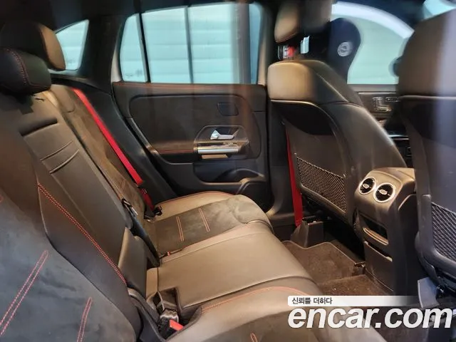 Mercedes-Benz GLA-Class 2023 — фото 3