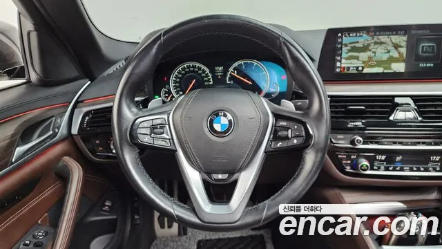 BMW 5-Series 2018 — фото 19