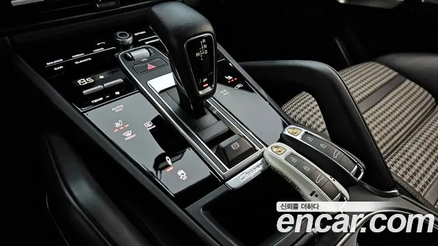 Porsche Cayenne 2020 — фото 12