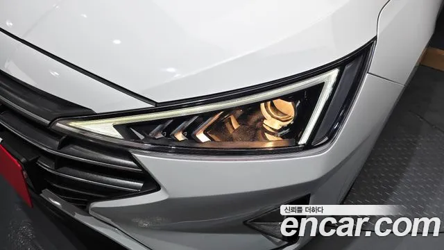 Hyundai AVANTE 2020 — фото 8