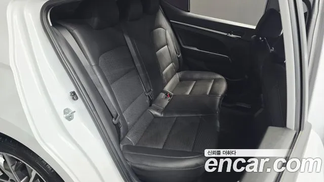 Hyundai AVANTE 2020 — фото 16