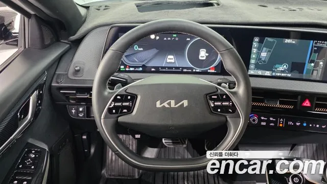 Kia EV6 2022 — фото 18