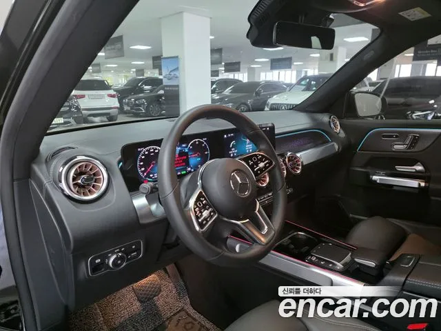 Mercedes-Benz EQB 2023 — фото 13