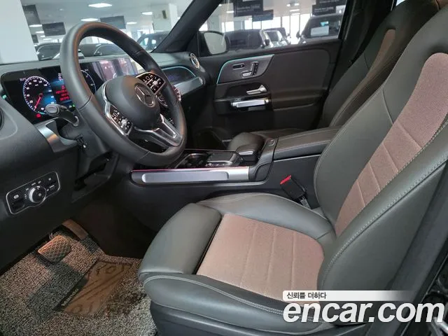 Mercedes-Benz EQB 2023 — фото 14