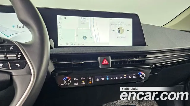 Kia EV6 2024 — фото 18