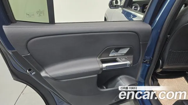 Mercedes-Benz GLB-Class 2021 — фото 15