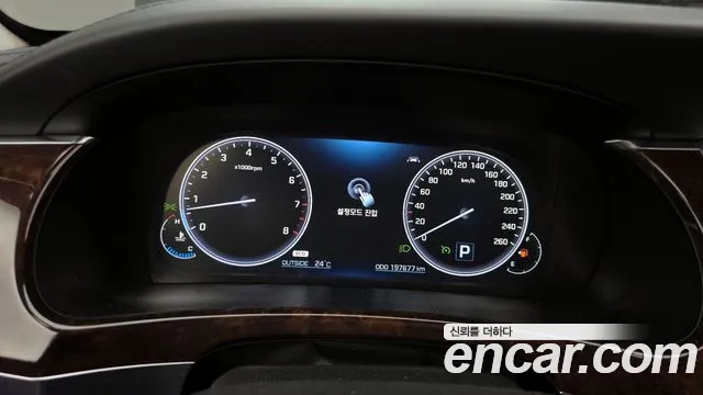 Hyundai Equus 2015 — фото 8