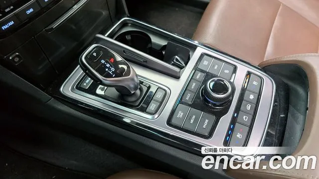 Hyundai Equus 2015 — фото 9