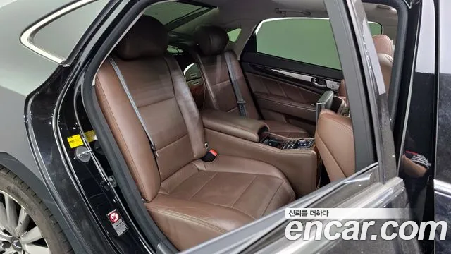 Hyundai Equus 2015 — фото 11