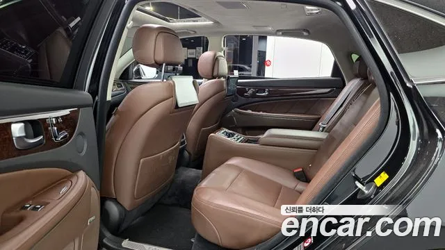 Hyundai Equus 2015 — фото 12