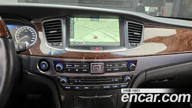 Hyundai Equus 2015 — фото 14