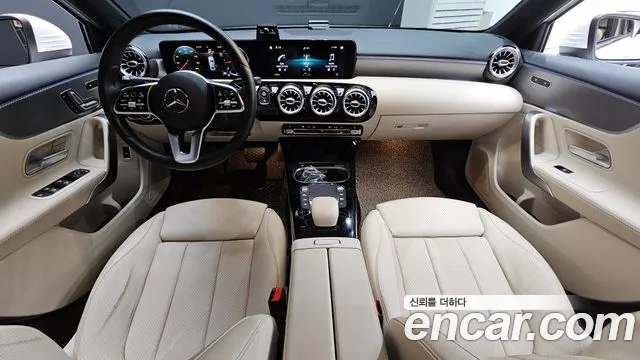 Mercedes-Benz A-Class 2021 — фото 10
